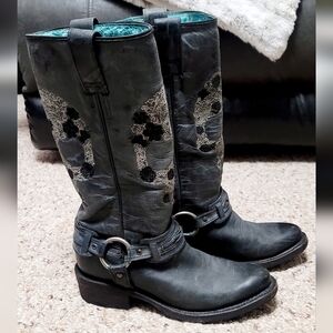 Woman's Corral Embroidered Skull & Harness Western Round Toe Boots